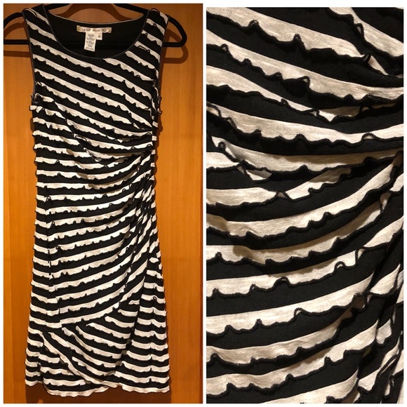 Max Studio | Ruffle dress - Picture 3 of 8